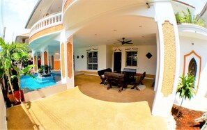 Unclassified image, 3 of 34, button - Joopland - Luxury Tropical Villa Pattaya (Pattaya)