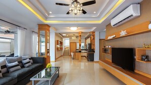 Unclassified image, 2 of 27, button - Gala Villa New Modern Luxury 5 Bed (Pattaya)