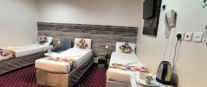 Basic Triple Room | Blackout drapes, iron/ironing board (on request), WiFi (free) - kayan aldanah hotel (Makkah)