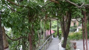 Property grounds - The Cottage Jeolikot by Opensky (Nainital)