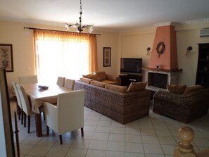 Unclassified image, 3 of 106, button - Villa Sofia (Corfu)