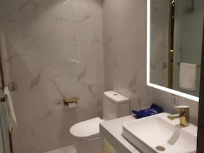 Bathroom - 7 Days Inn Xian Northwest University North Gate Branch (Xi'an)
