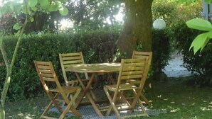Outdoor dining - Solar da Casa das Tilias (Seia)