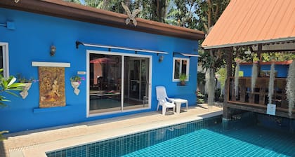 Large Bungalow with Living room/and fully furbished kitchen.
