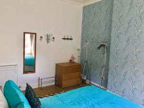 Unclassified image, 4 of 26, button - 233 Leith Apartment (Edinburgh)