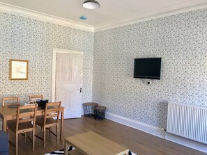 Unclassified image, 2 of 26, button - 233 Leith Apartment (Edinburgh)