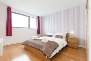 Unclassified image, 2 of 20, button - Stylish Penthouse Suite (Edinburgh)