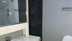 Unclassified image, 2 of 11, button - Residence M&N Golf (Abidjan)