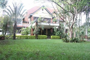 Exterior - Stunning Mansion (Nairobi)
