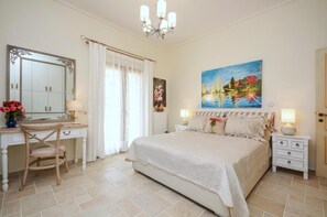Unclassified image, 2 of 68, button - Villa Pari Manda (Naxos)