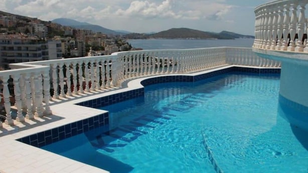 Pool - Hotel Il Conte Di Monte Cristo (Sarandë)