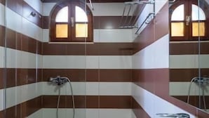 Bathroom - Hotel Il Conte Di Monte Cristo (Sarandë)
