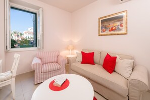 Unclassified image, 3 of 35, button - Vila Ora (Split)
