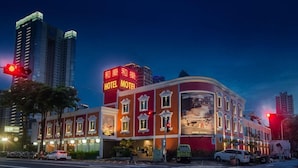 Ảnh chưa phân loại, 2 trong số 52 ảnh, nút