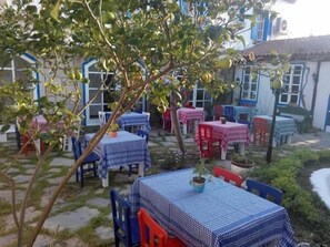 Tempat makan outdoor