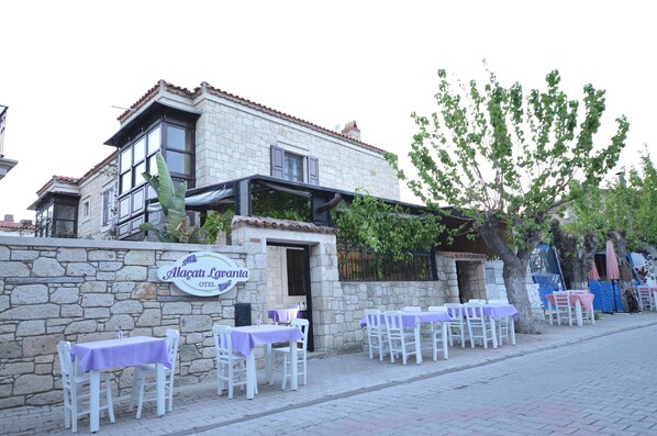 Outdoor dining - Alavanta35 Hotel (Çeşme)