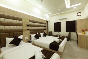 Room - Alka Hotel (Ahmedabad)