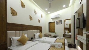 Room - Alka Hotel (Ahmedabad)