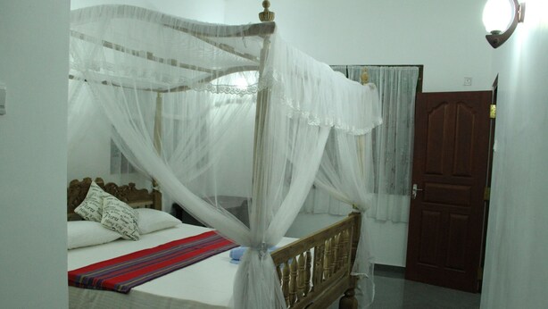 Room - Villa Mount Cave (Hikkaduwa)