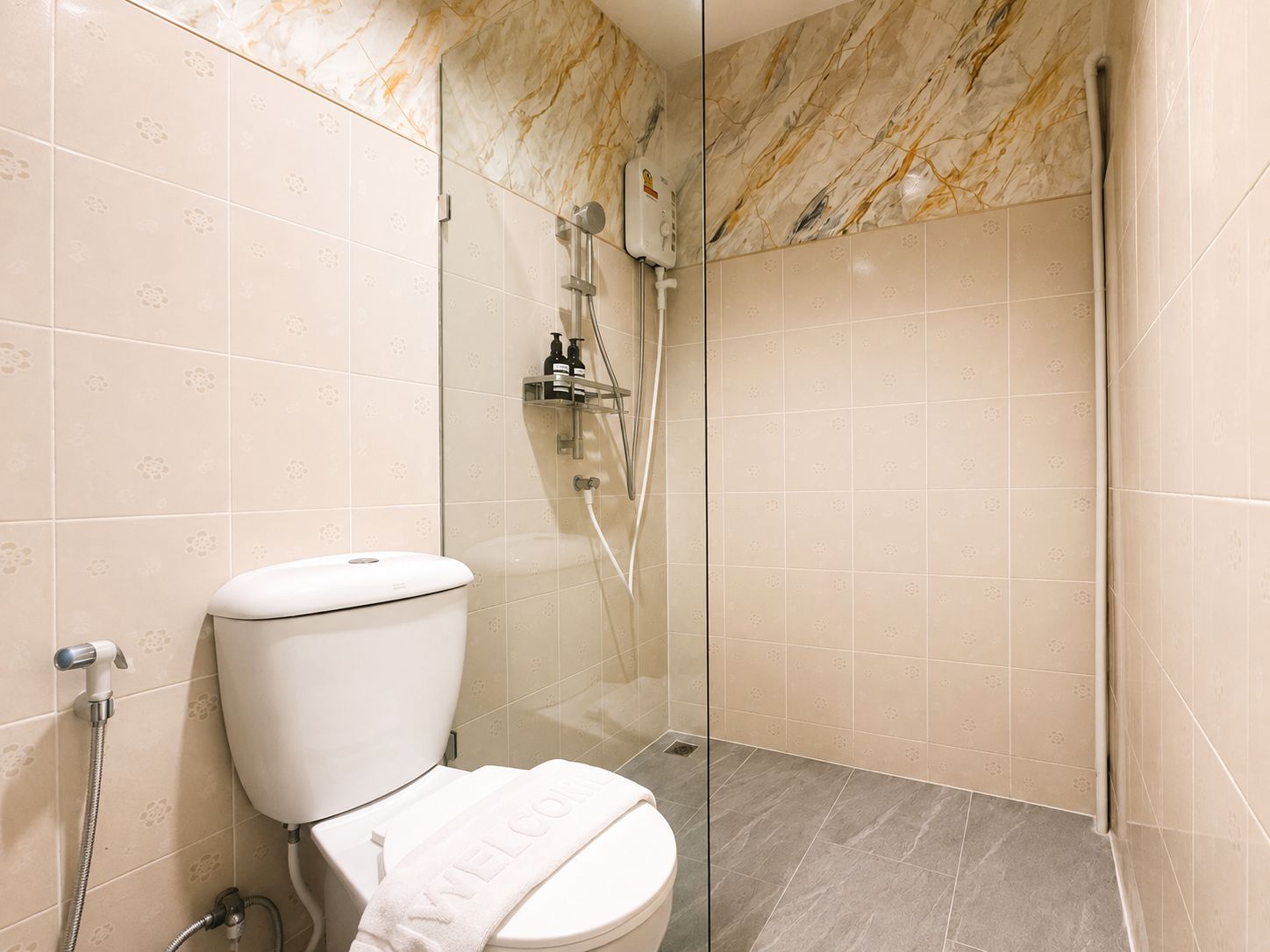 Basic Double Room | Bathroom