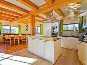 Private kitchen - Vrbo Property (Bad St. Leonhard)