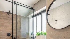 Bathroom - Korazin Hotel by Jonathan Hotel Chain (Jerusalem)