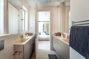 Bathroom - Magical Villa in Herzliya (Herzliya)