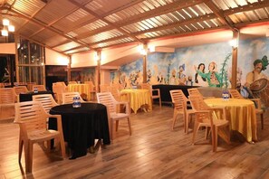 Dining - Ecko Kasang Regency (Lansdowne)