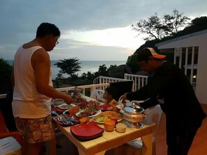 Tempat makan outdoor