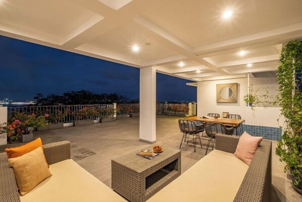 Outdoor dining - Villa Prana Jimbaran (Jimbaran)