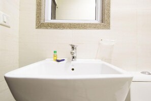 Bathroom - Fabhotel Eleanora Inn New Town (Barasat)