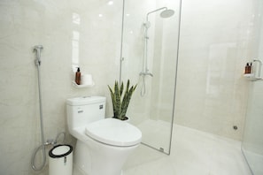 Unclassified image, 3 of 22, button - Ben's House (Da Nang Municipality)
