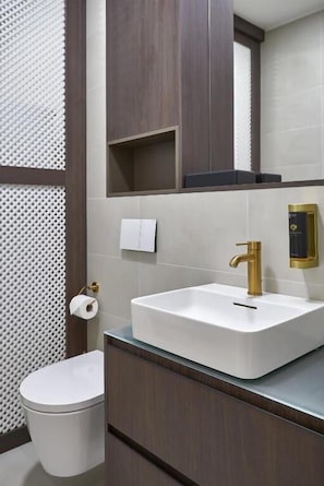 Bathroom - Golden Three Crowns (Prague)
