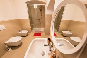 Bathroom - Golden Three Crowns (Prague)