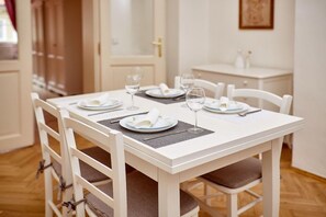 Dining - Golden Three Crowns (Prague)