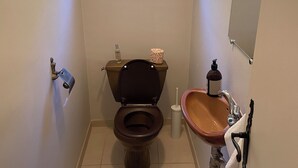 Bathroom - Vrbo Property (Saint-Rémy-de-Provence)