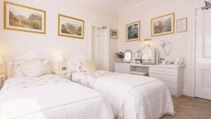 Unclassified image, 5 of 24, button - Braemar Bed & Breakfast (Buxton)