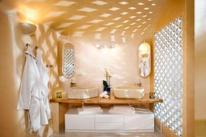 Unclassified image, 5 of 55, button - Ananda Infinity (Santorini)