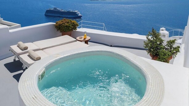 Bathtub spa outdoor