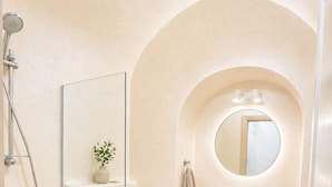 Bathroom - Ananda Infinity (Santorini)