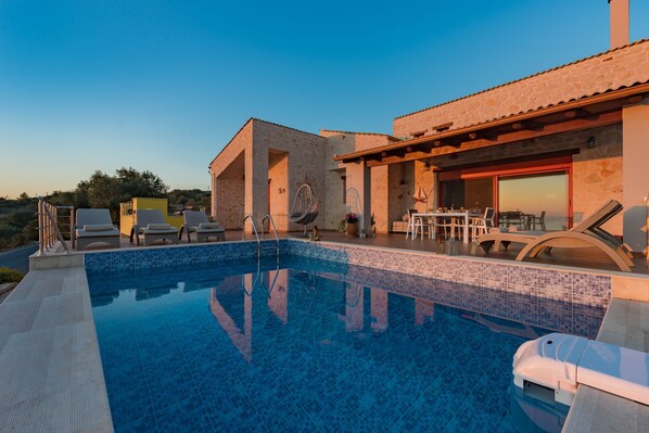 Unclassified image, 1 of 39, button - Nisaki Villa (Zakynthos)