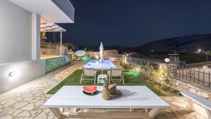 Ảnh chưa phân loại, 2 trong số 36 ảnh, nút
