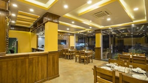 Dining - Lake Shore Hotel & Restaurant (Pokhara)