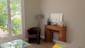 Living area - Vrbo Property (Dun-sur-Auron)