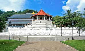 Unclassified image, 3 of 10, button - The Hope Corner (Kandy)