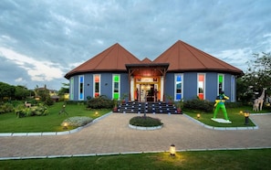 Unclassified image, 2 of 72, button - Fun Retreat (Arusha)