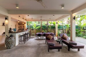 Tempat makan luar