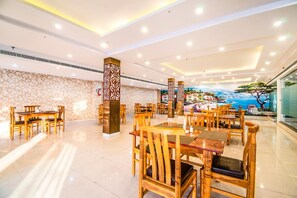 Dining - Fabhotel Elysian Grand Lucknow Airport (Lucknow)