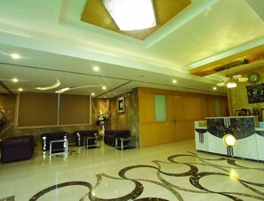Lobby - Wingston Goverdhan (Mathura)