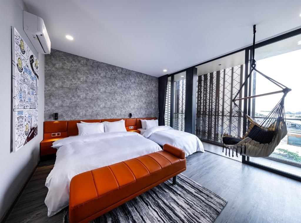 Executive Triple Room, Balcony, City View | WiFi (free)